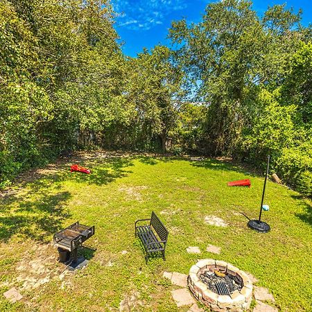 Gorgeous Centrally Located Ocean View 2 King, Huge Private Yard & Deck, Firepit, Bbq, & Game Tables Myrtle Beach Buitenkant foto