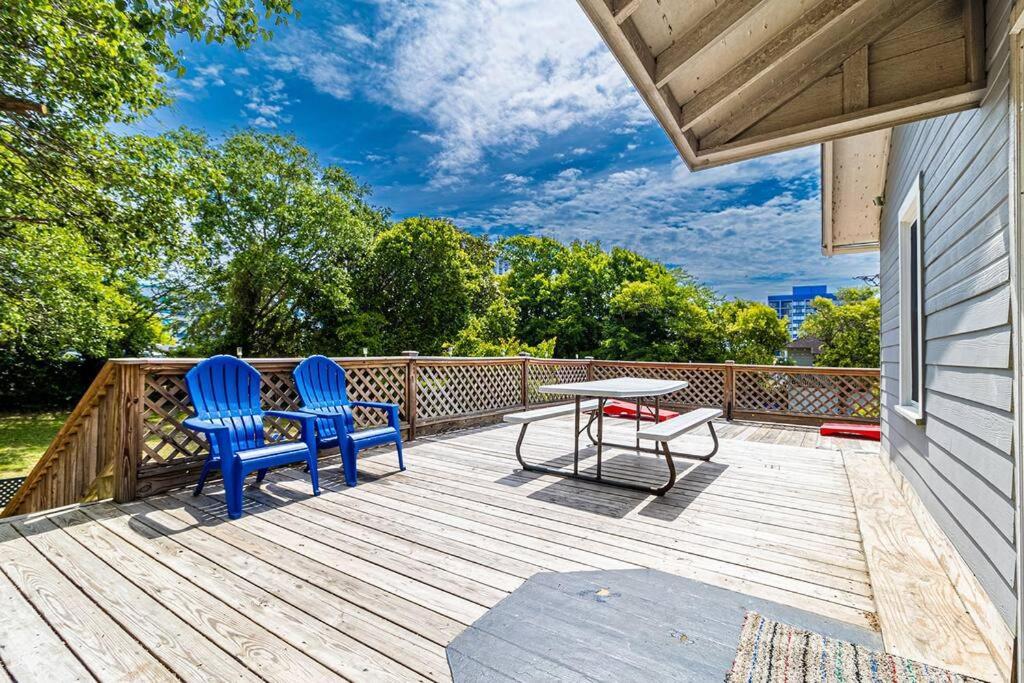 Gorgeous Centrally Located Ocean View 2 King, Huge Private Yard & Deck, Firepit, Bbq, & Game Tables Myrtle Beach Buitenkant foto