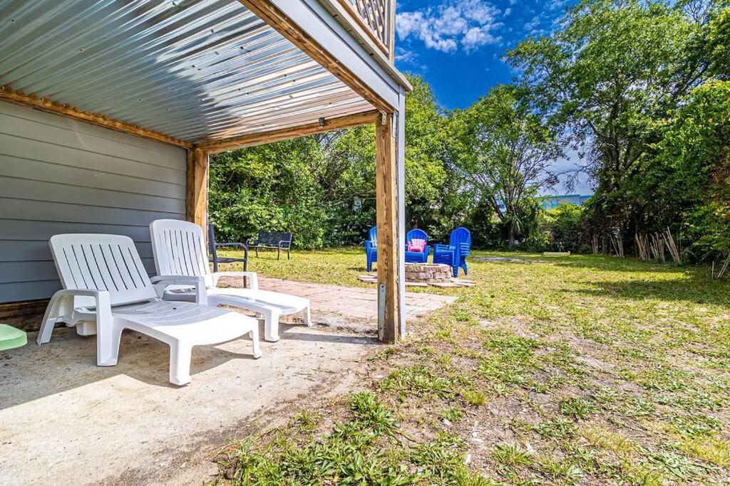 Gorgeous Centrally Located Ocean View 2 King, Huge Private Yard & Deck, Firepit, Bbq, & Game Tables Myrtle Beach Buitenkant foto