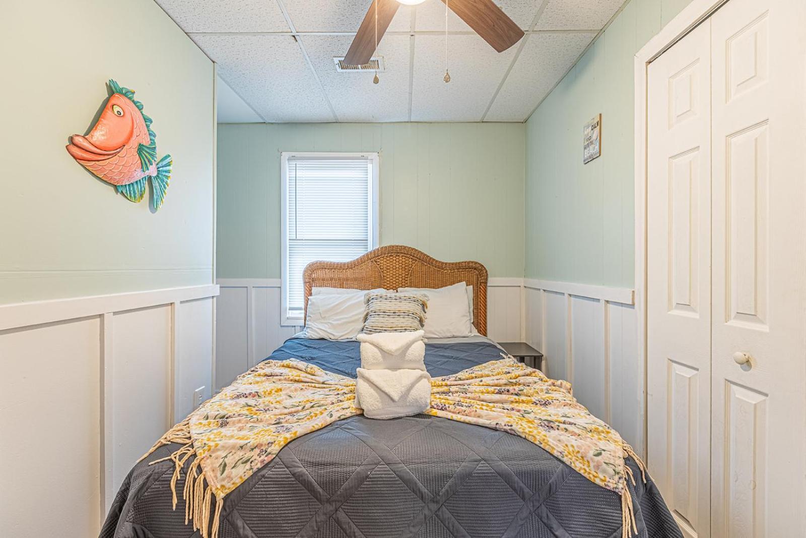 Gorgeous Centrally Located Ocean View 2 King, Huge Private Yard & Deck, Firepit, Bbq, & Game Tables Myrtle Beach Buitenkant foto